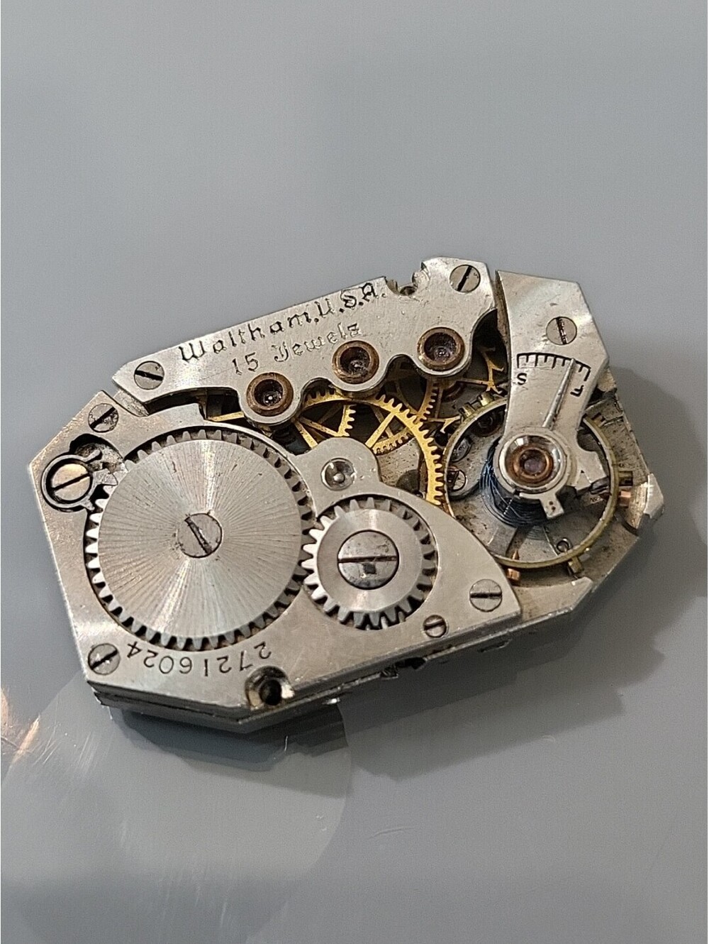 Waltham USA watch movement 25mm By 16.5 Width For Parts Or Repairs  As Is L72